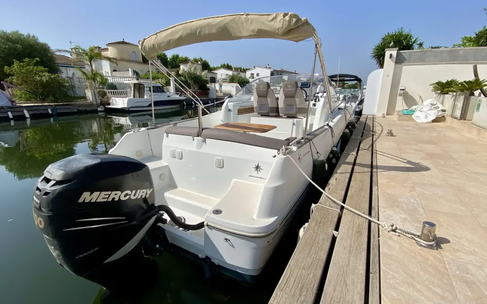 slider 1 Jeanneau Cap Camarat