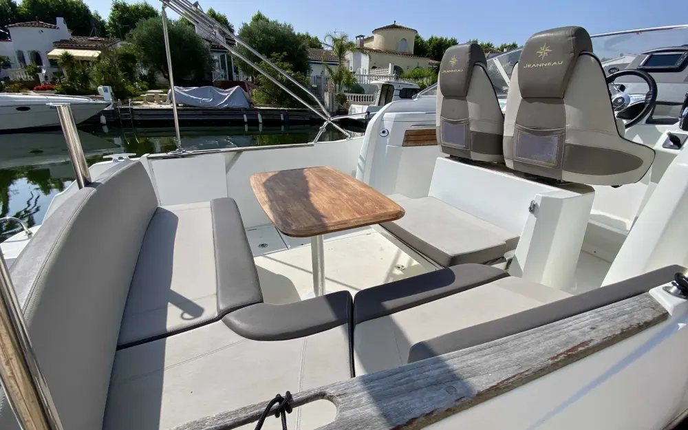 slider 3 Jeanneau Cap Camarat