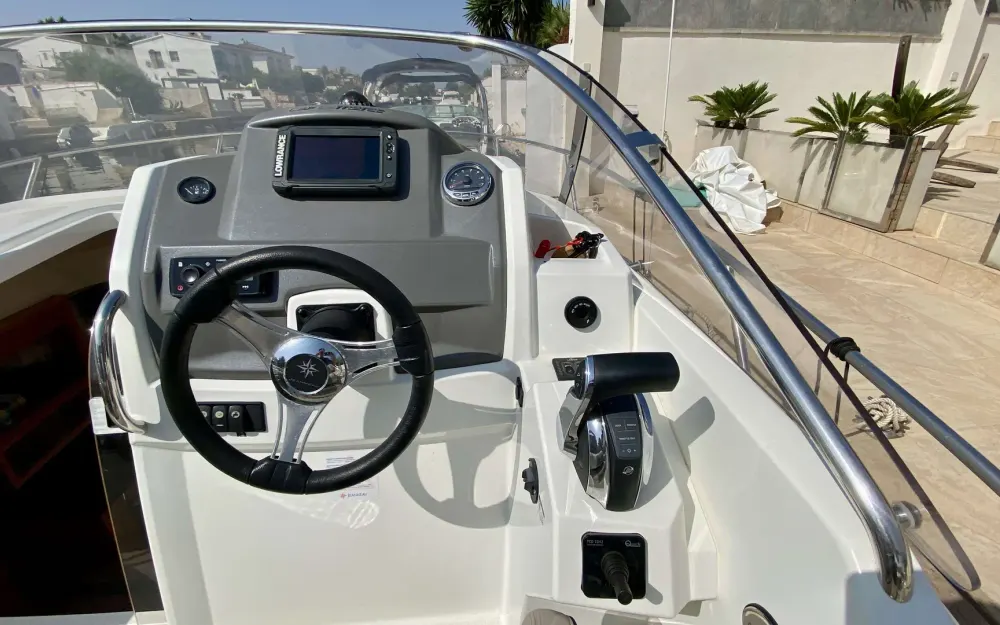 slider 8 Jeanneau Cap Camarat