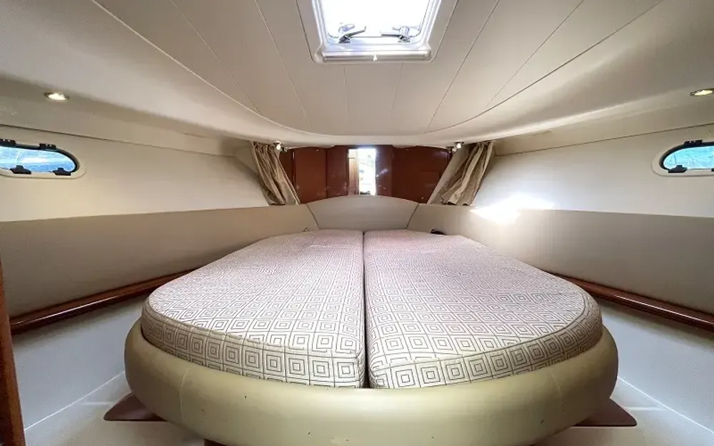 slider 6 Jeanneau Prestige 32
