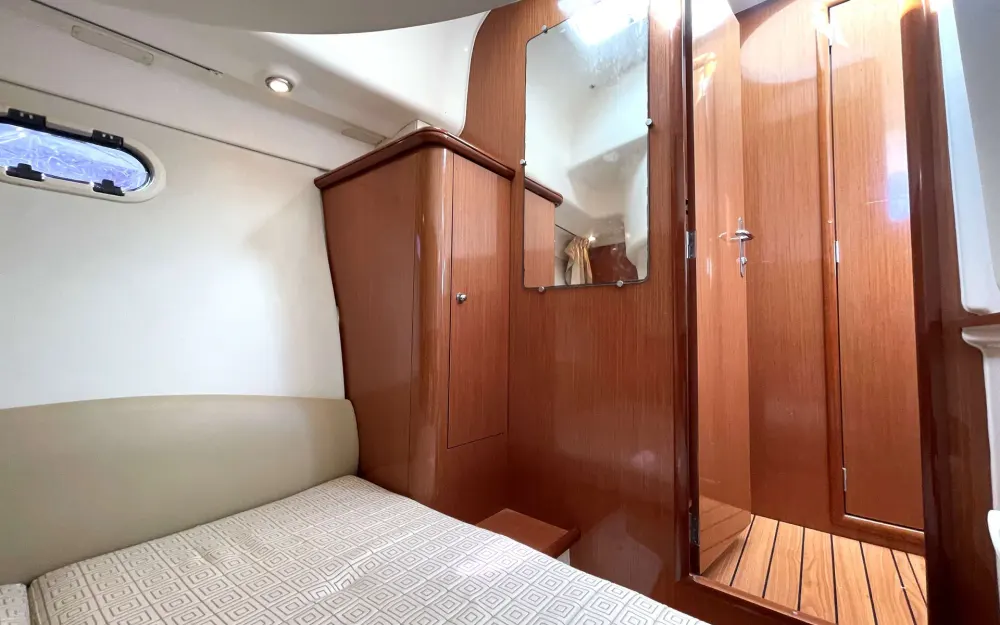 slider 7 Jeanneau Prestige 32