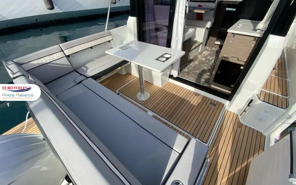 slider 4 Jeanneau Merry Fisher 895 Serie 2