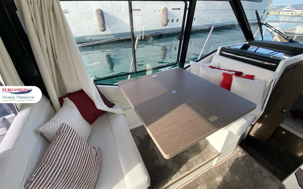 slider 7 Jeanneau Merry Fisher 895