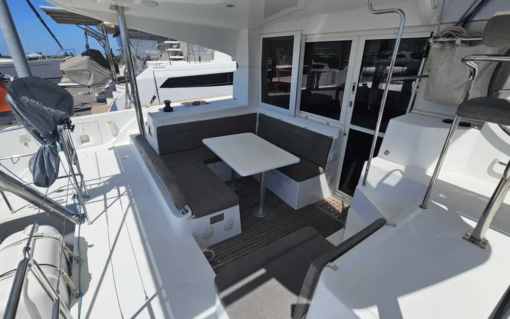 slider 1 Lagoon  39