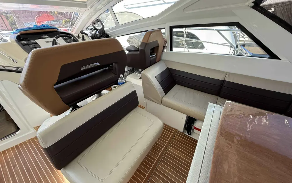 slider 10 Beneteau Gran Turismo 40