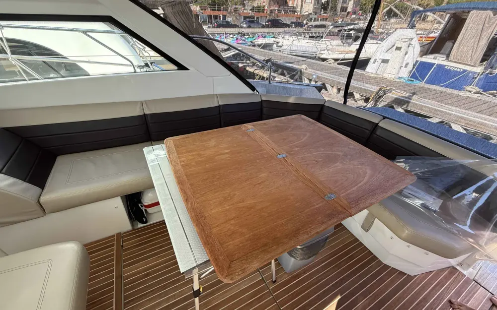 slider 12 Beneteau Gran Turismo 40