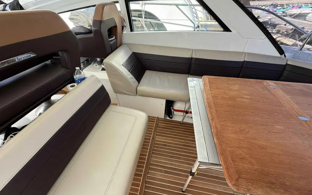 slider 13 Beneteau Gran Turismo 40