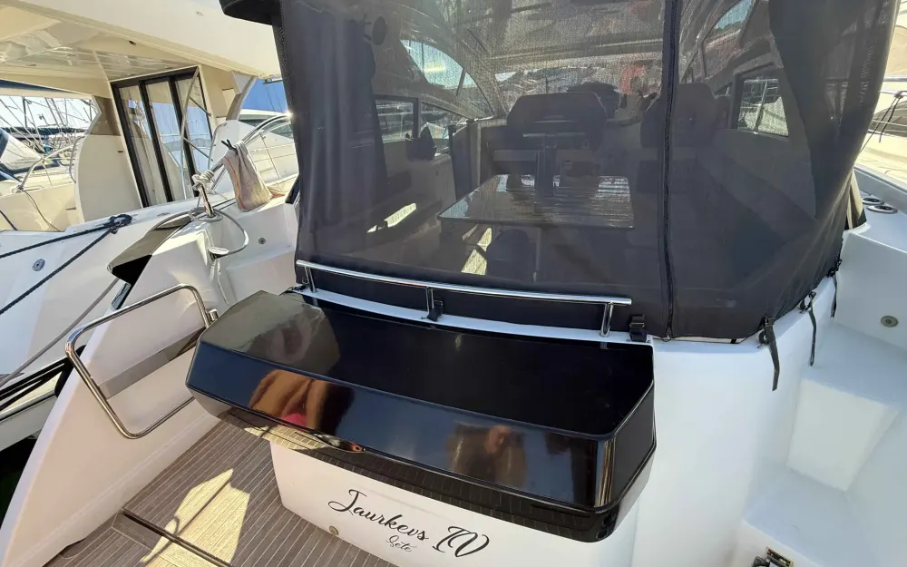 slider 14 Beneteau Gran Turismo 40