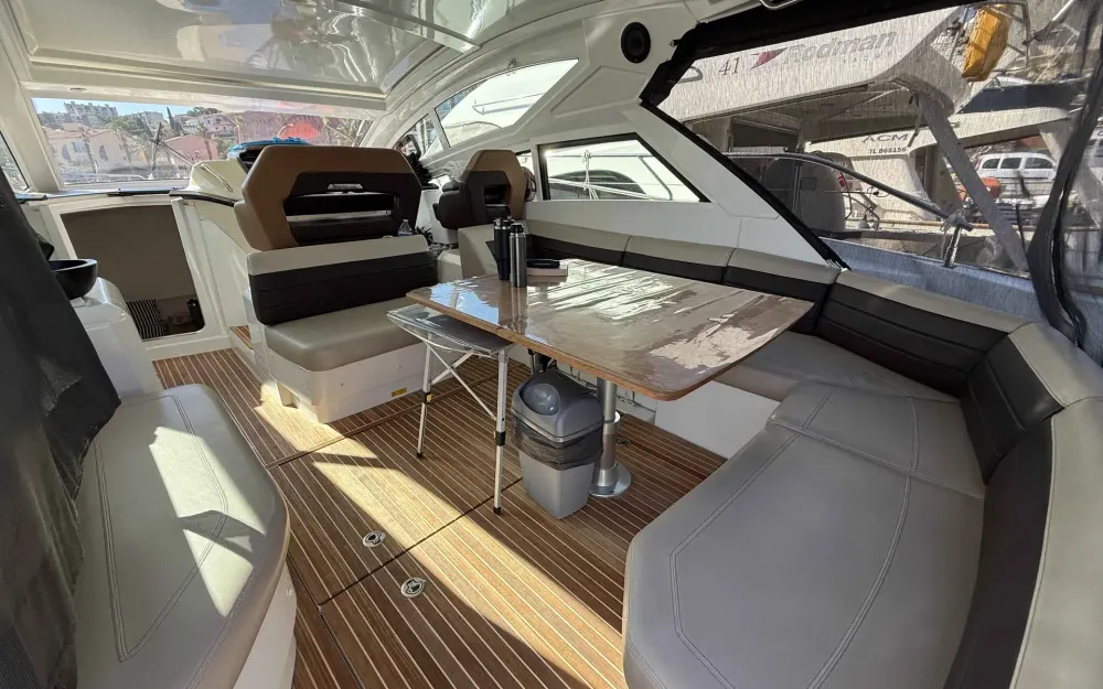 slider 16 Beneteau Gran Turismo 40