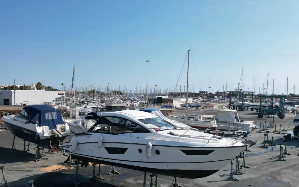 slider 2 Beneteau Gran Turismo 40