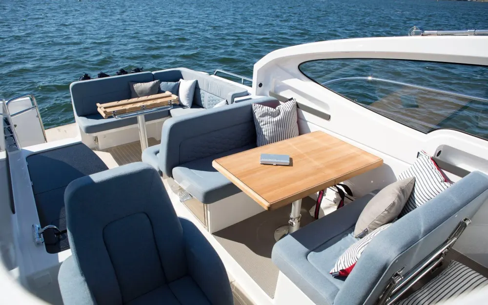 slider 5 Nimbus  305 Coupe