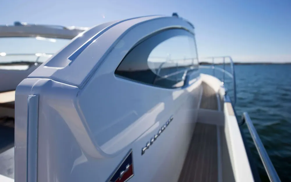 slider 8 Nimbus  305 Coupe