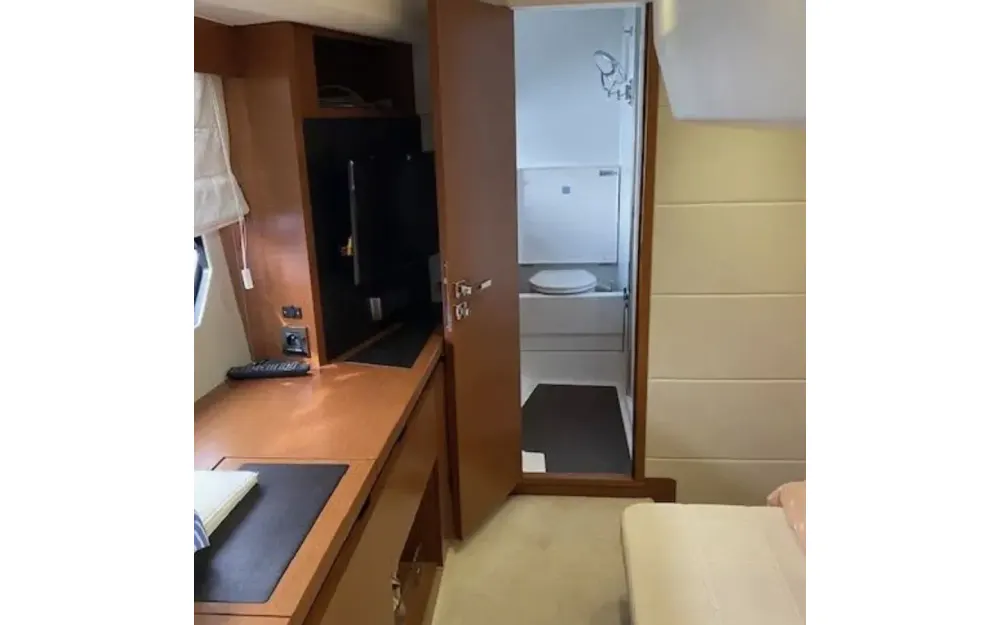 slider 12 Jeanneau Prestige 450 Fly