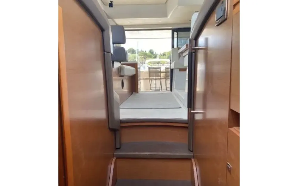 slider 16 Jeanneau Prestige 450 Fly