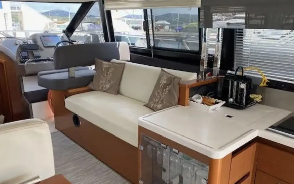 slider 2 Jeanneau Prestige 450 Fly