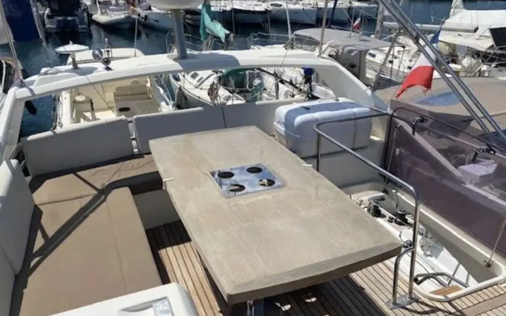 slider 29 Jeanneau Prestige 450 Fly