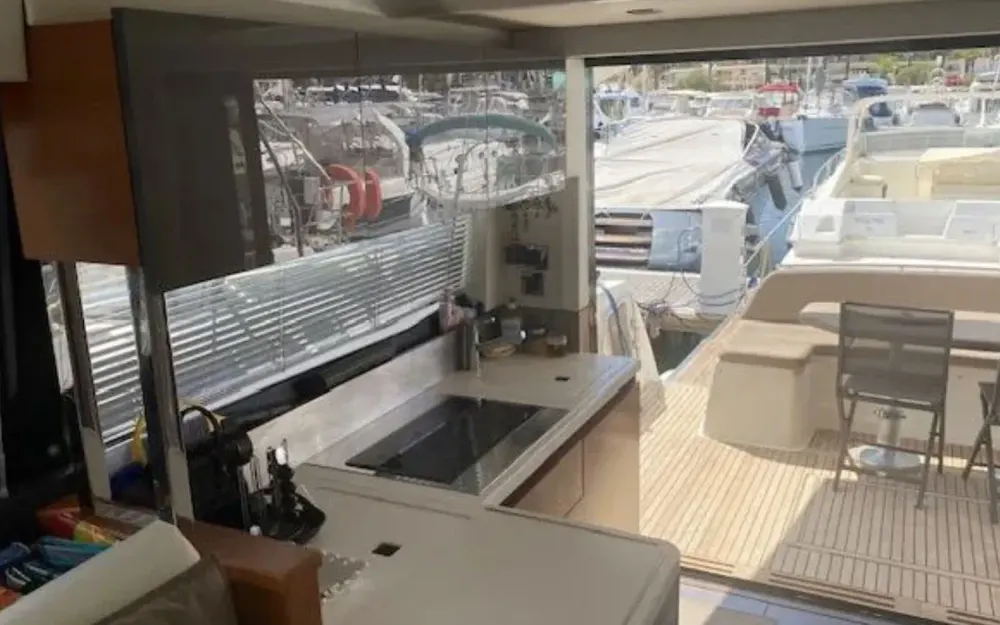 slider 5 Jeanneau Prestige 450 Fly