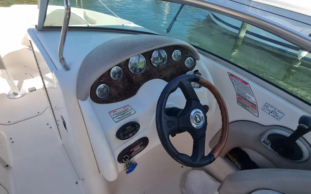 slider 13 Sea Ray  220 Sundeck