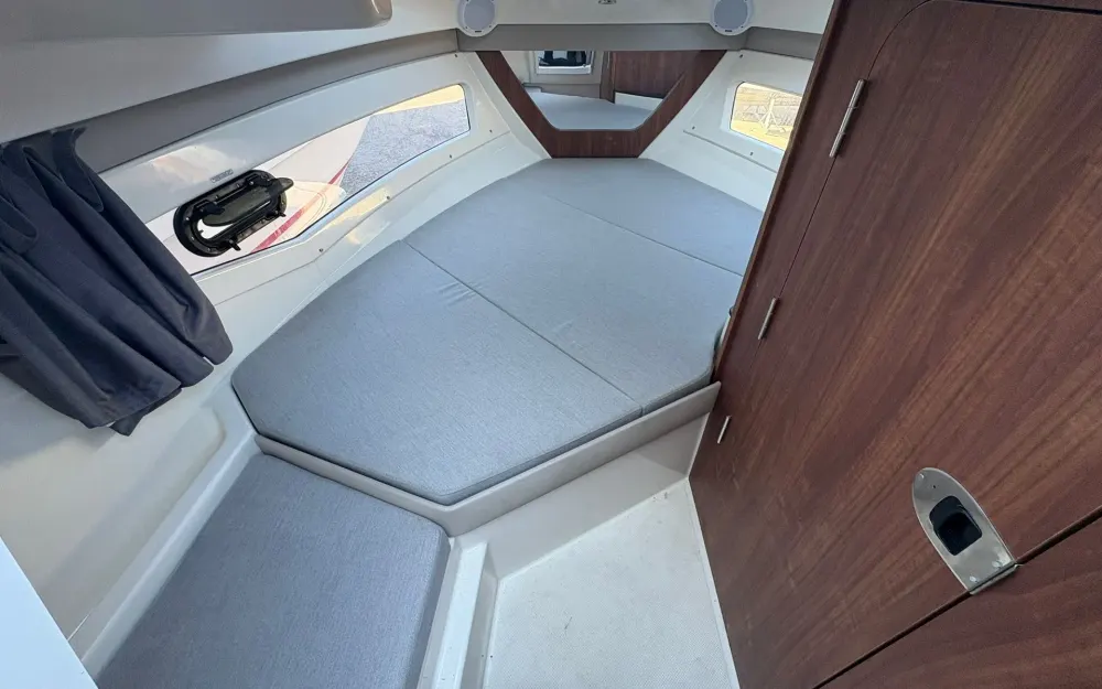 slider 6 Quicksilver Activ 755 Cruiser