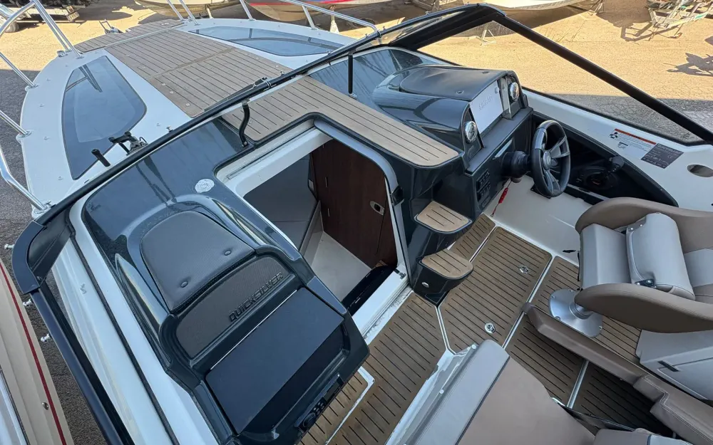 slider 2 Quicksilver Activ 755 Cruiser
