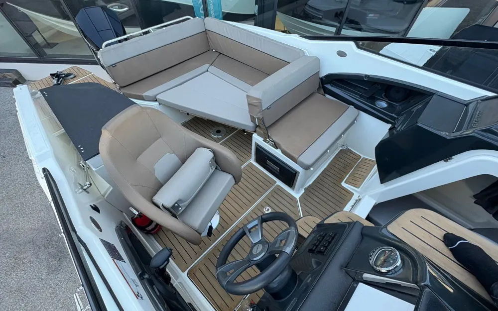 slider 3 Quicksilver Activ 755 Cruiser