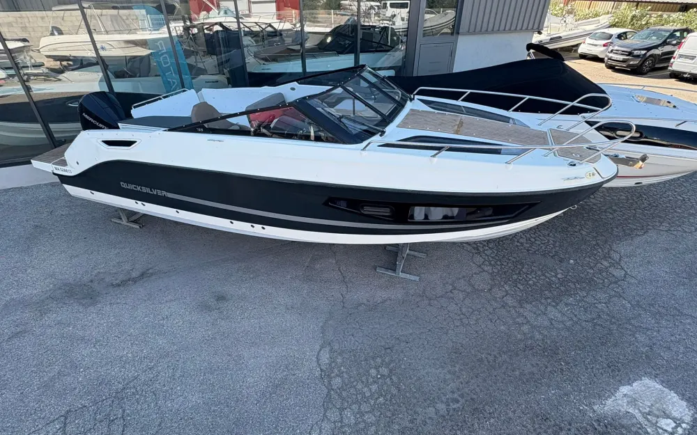 slider 1 Quicksilver Activ 755 Cruiser