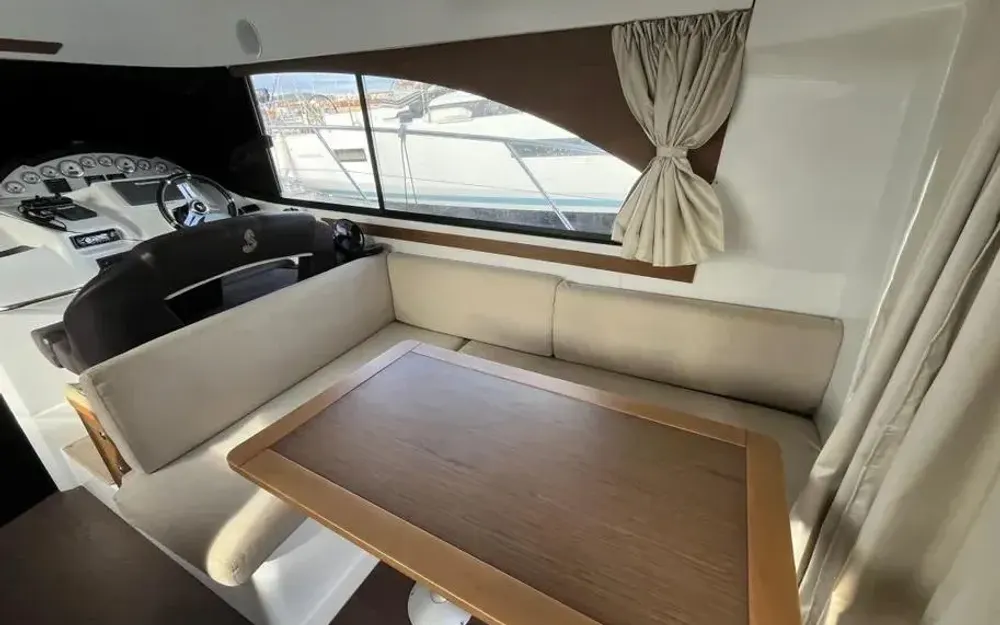 slider 8 Beneteau Antares 36