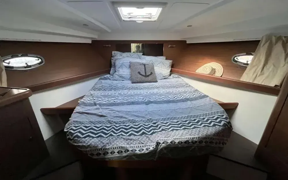slider 9 Beneteau Antares 36
