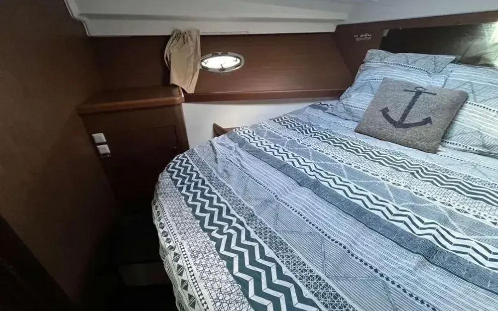 slider 10 Beneteau Antares 36