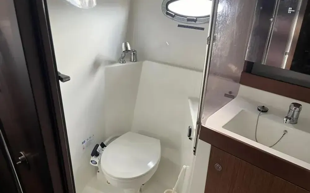 slider 12 Beneteau Antares 36