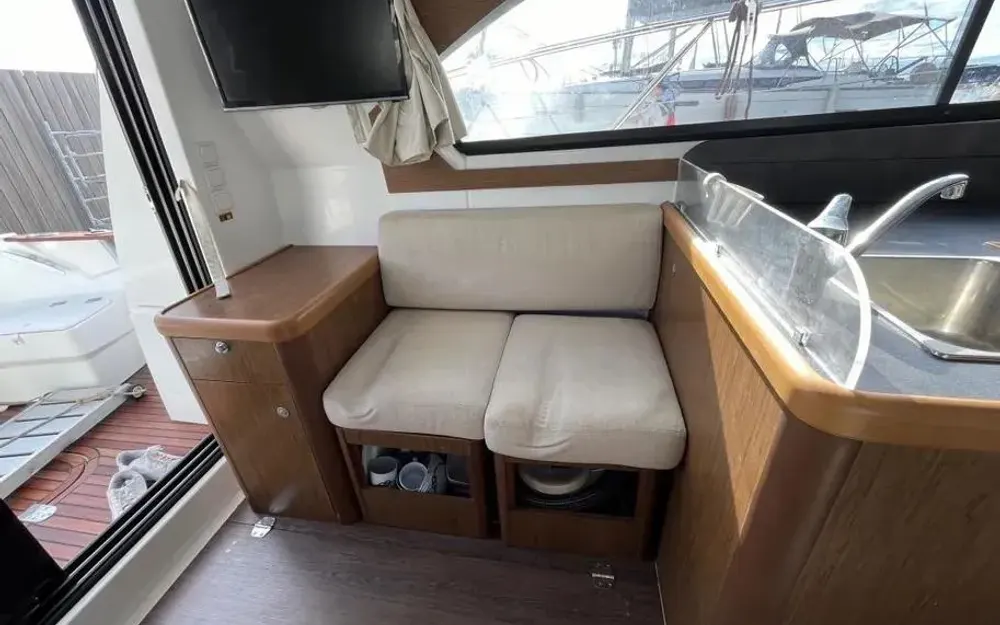 slider 6 Beneteau Antares 36