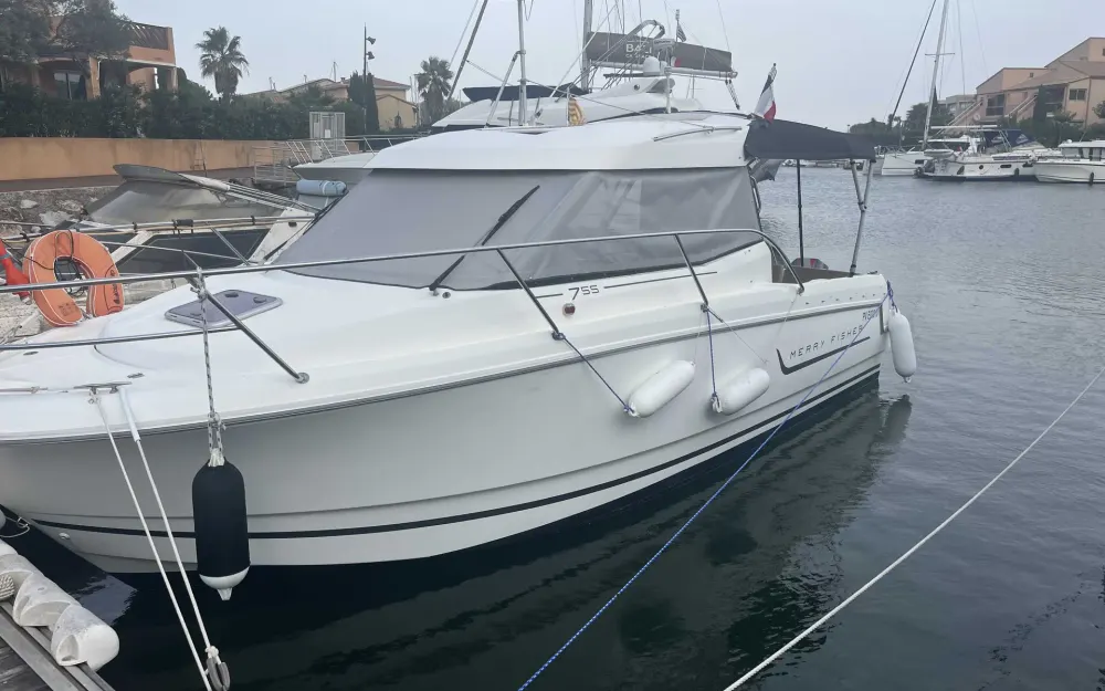 slider 0 Jeanneau Merry Fisher 755
