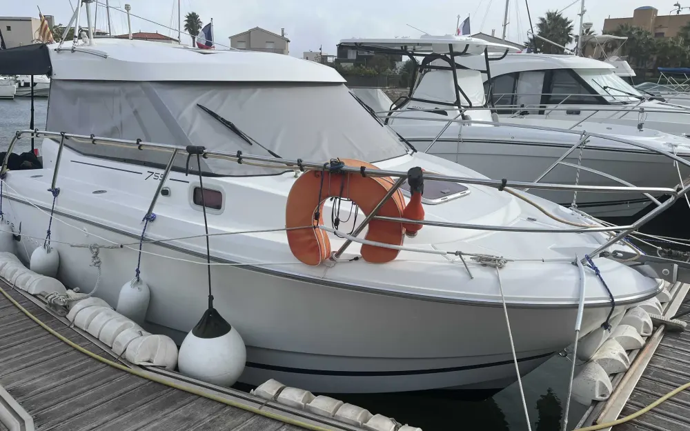 slider 1 Jeanneau Merry Fisher 755