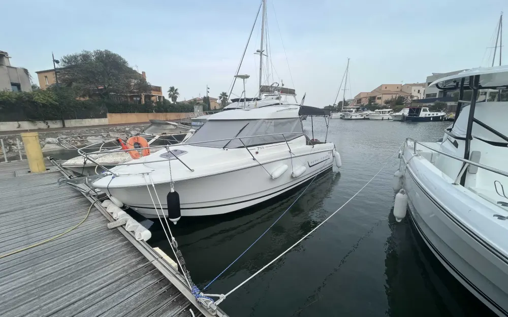 slider 2 Jeanneau Merry Fisher 755