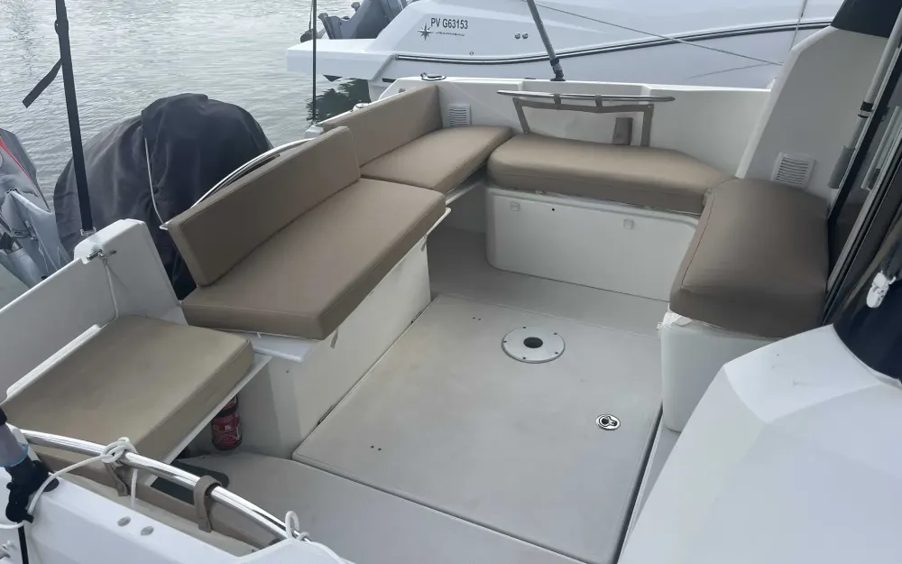 slider 3 Jeanneau Merry Fisher 755