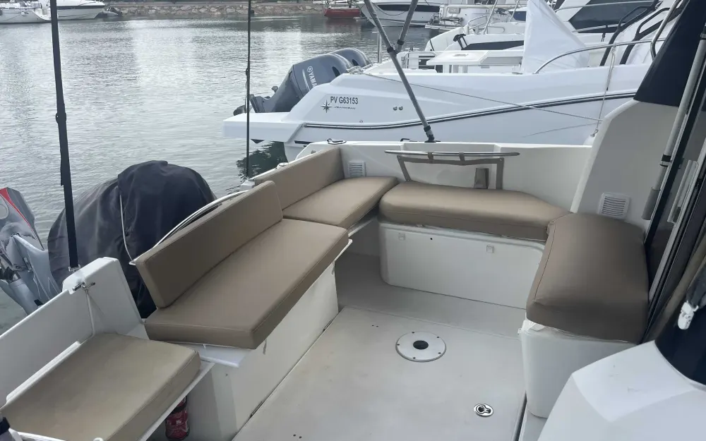 slider 4 Jeanneau Merry Fisher 755