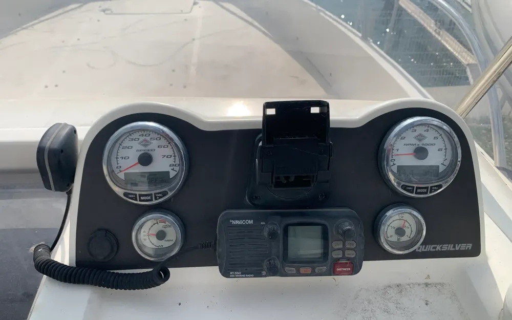 slider 6 Quicksilver Activ 675 Sundeck