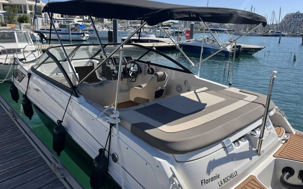 slider 0 Bayliner VR5 Cuddy