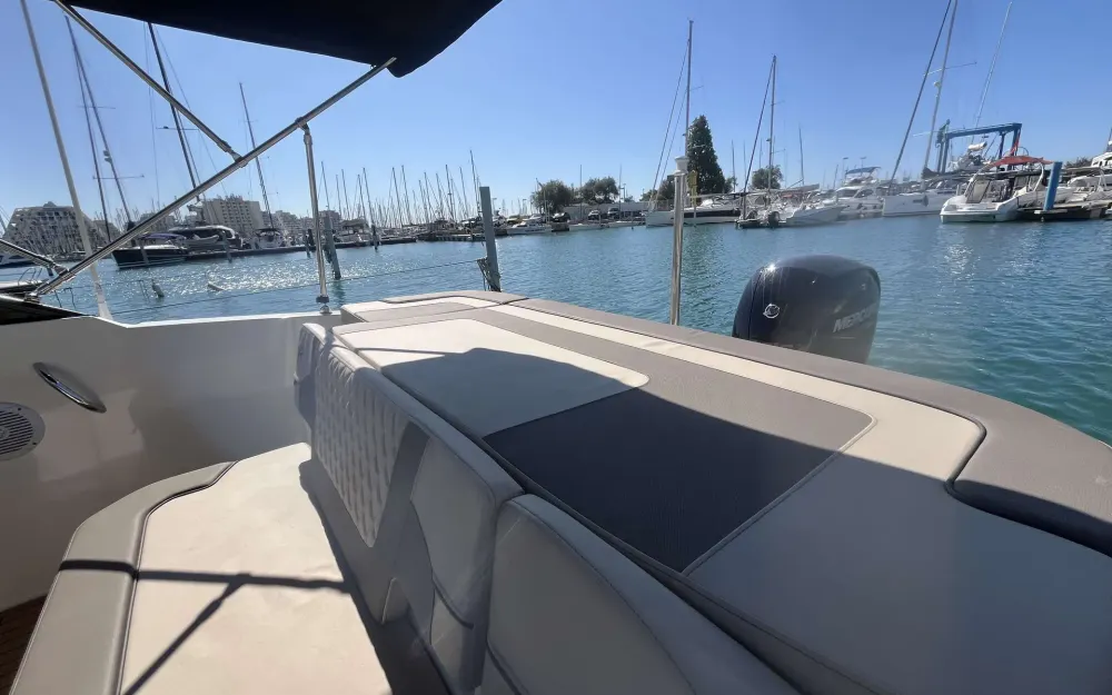 slider 3 Bayliner VR5 Cuddy