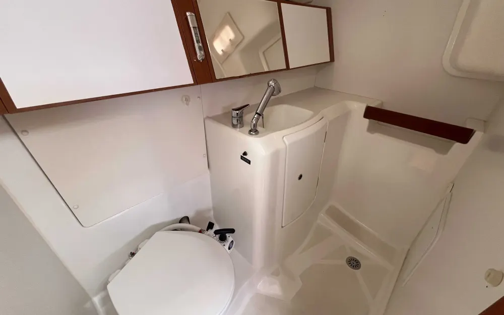 slider 8 Beneteau Oceanis 37
