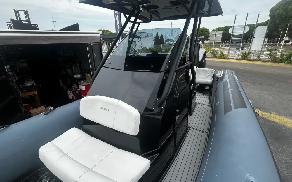 slider 2 Brig Eagle 8