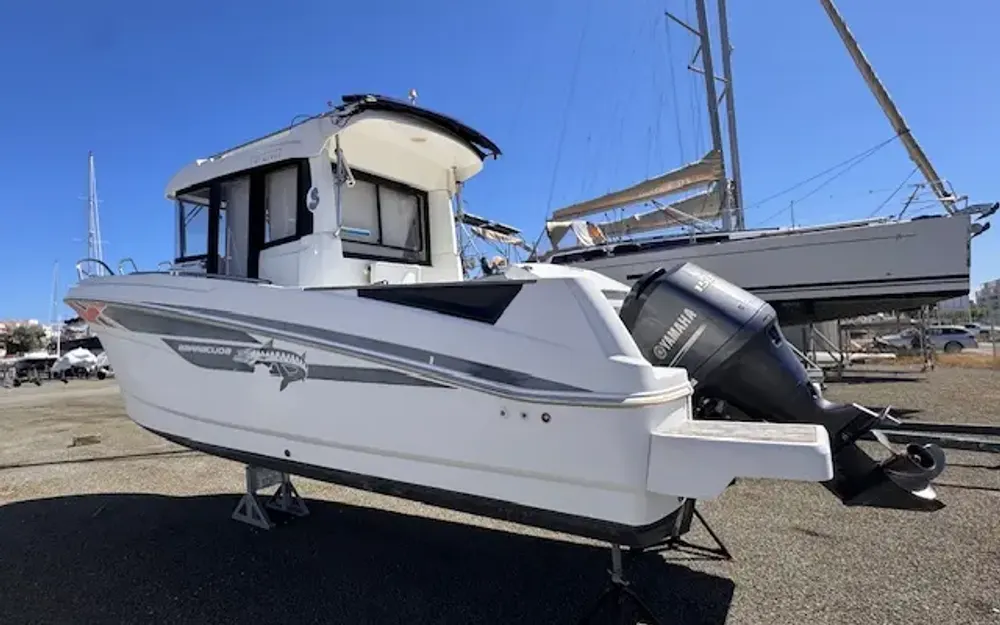 slider 2 Beneteau Barracuda 7