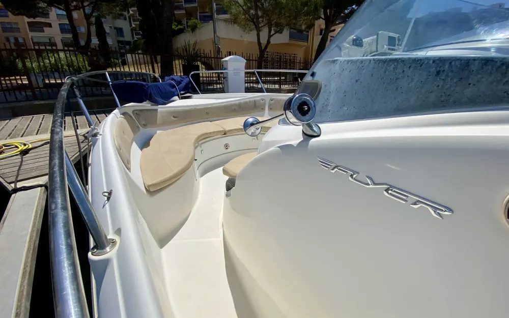 slider 9 Beneteau Flyer 750 Open