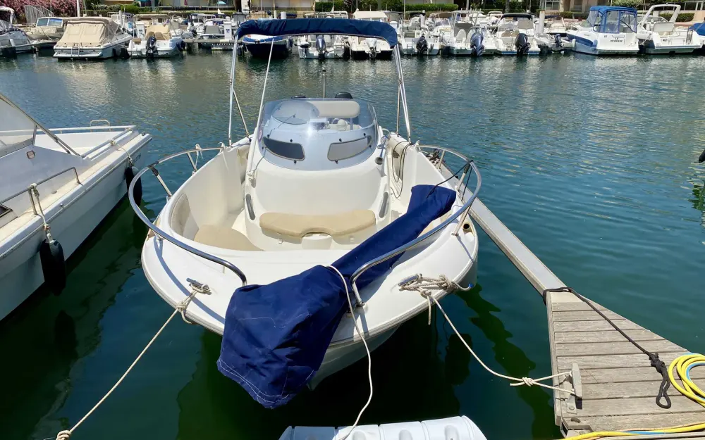 slider 1 Beneteau Flyer 750 Open