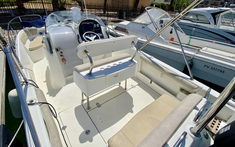 slider 2 Beneteau Flyer 750 Open