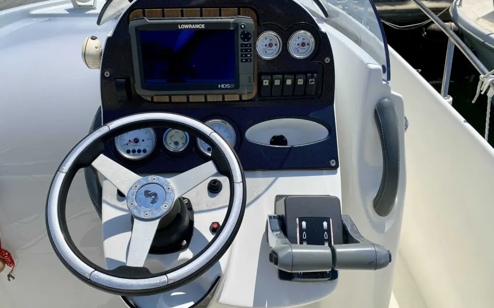 slider 6 Beneteau Flyer 750 Open
