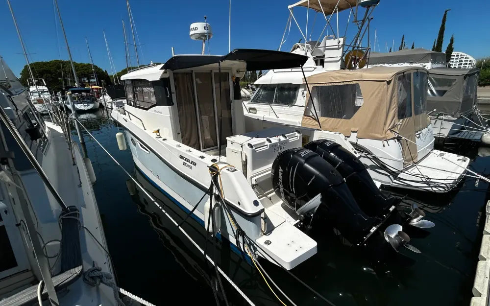 slider 0 Quicksilver  905 Pilothouse
