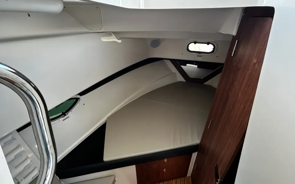 slider 18 Quicksilver  905 Pilothouse