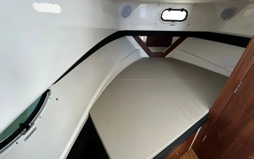 slider 19 Quicksilver  905 Pilothouse