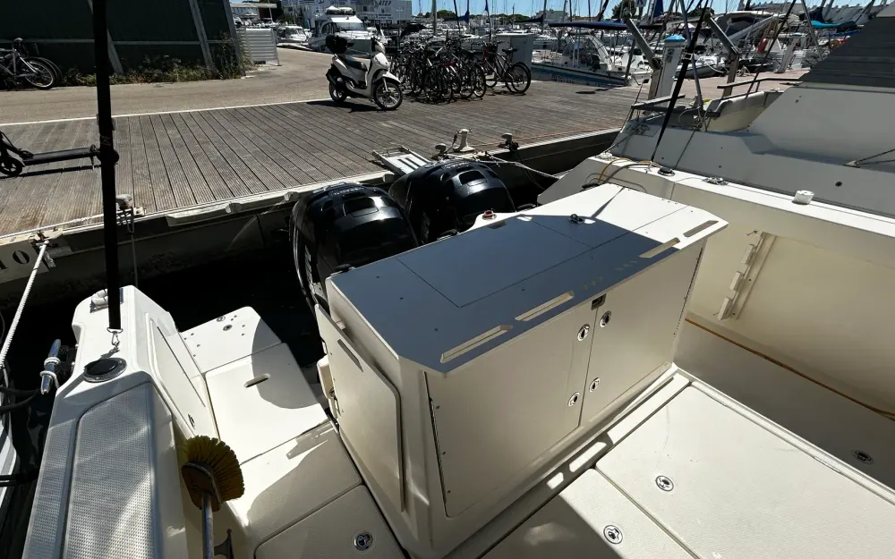slider 4 Quicksilver  905 Pilothouse